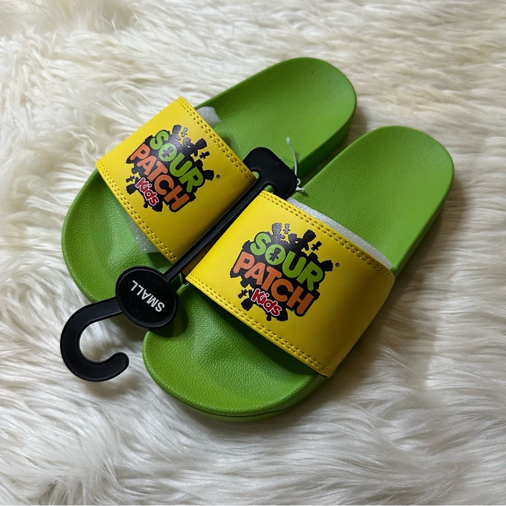 NWT Kids Sour Patch Kids Slides size small